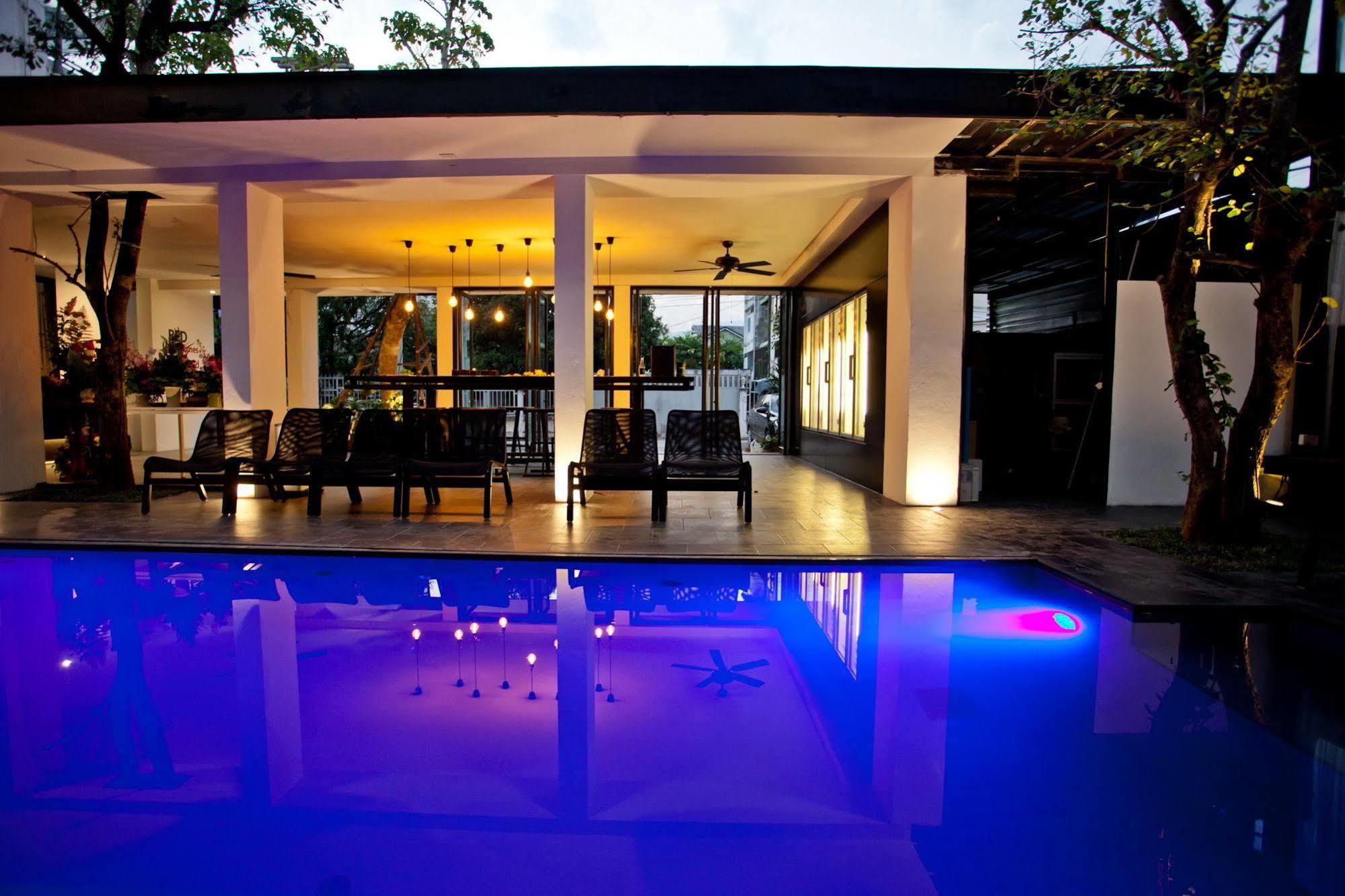 Hotel Bed Phrasingh-Adults Only Chiang Mai Exterior foto